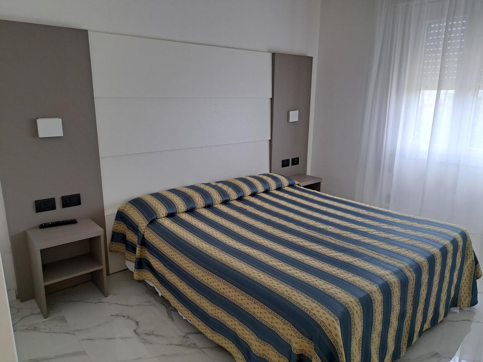 Hotel Consuelo Lignano Sabbiadoro Esterno foto