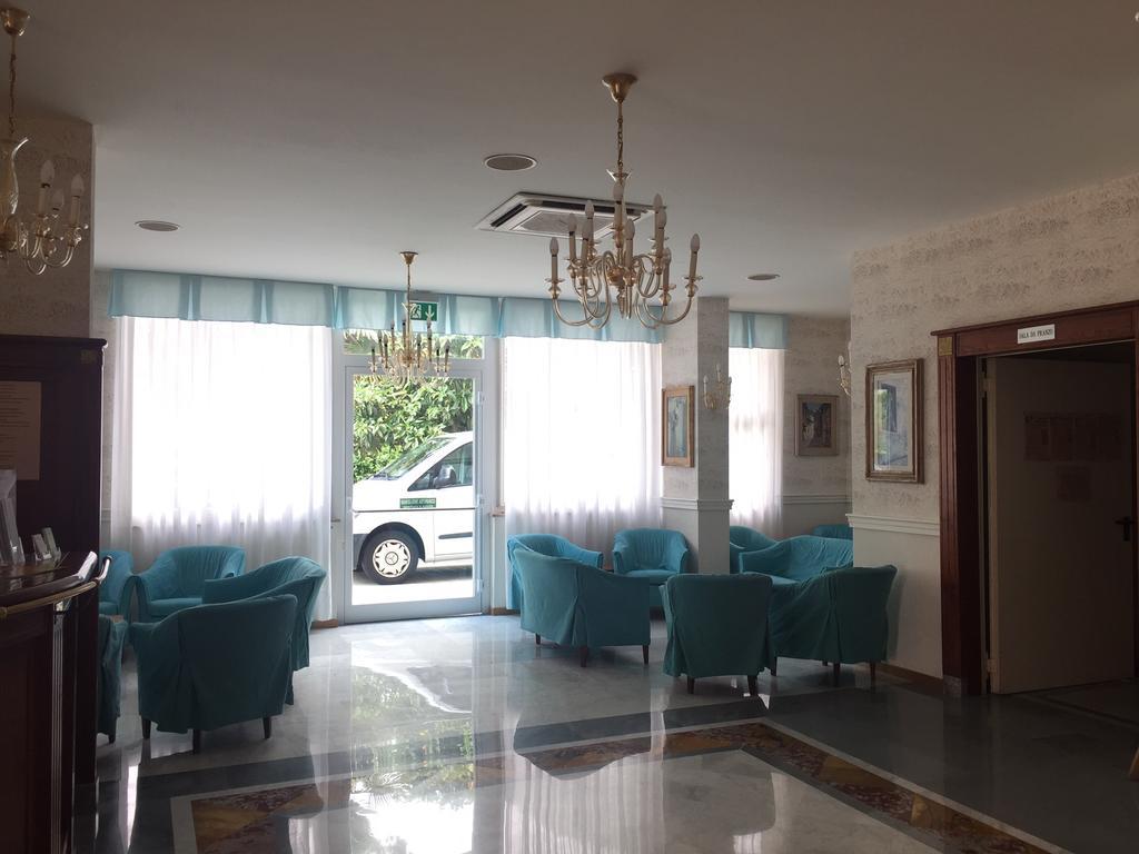 Hotel Consuelo Lignano Sabbiadoro Esterno foto