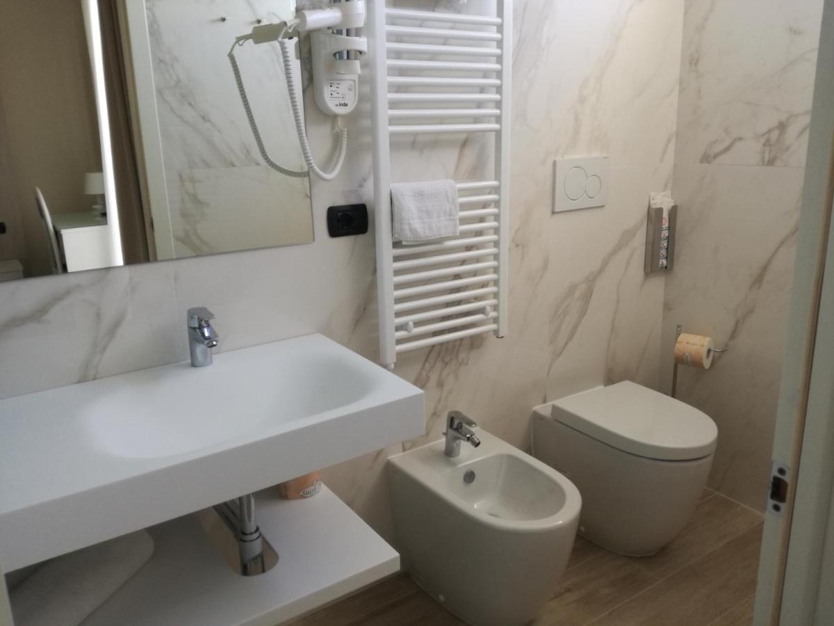 Hotel Consuelo Lignano Sabbiadoro Esterno foto